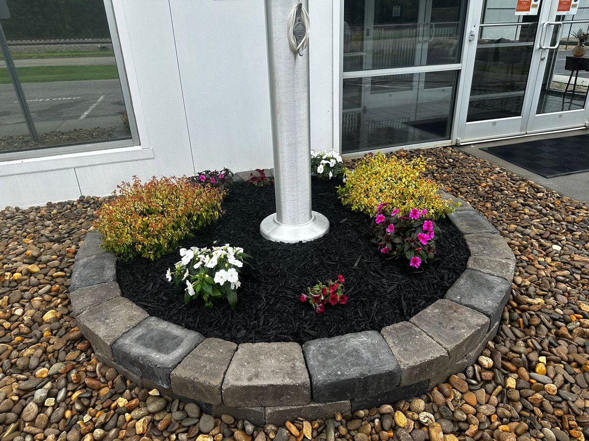 Mulch Installation for Jeremiah's Lawncare in Gatlinburg, TN