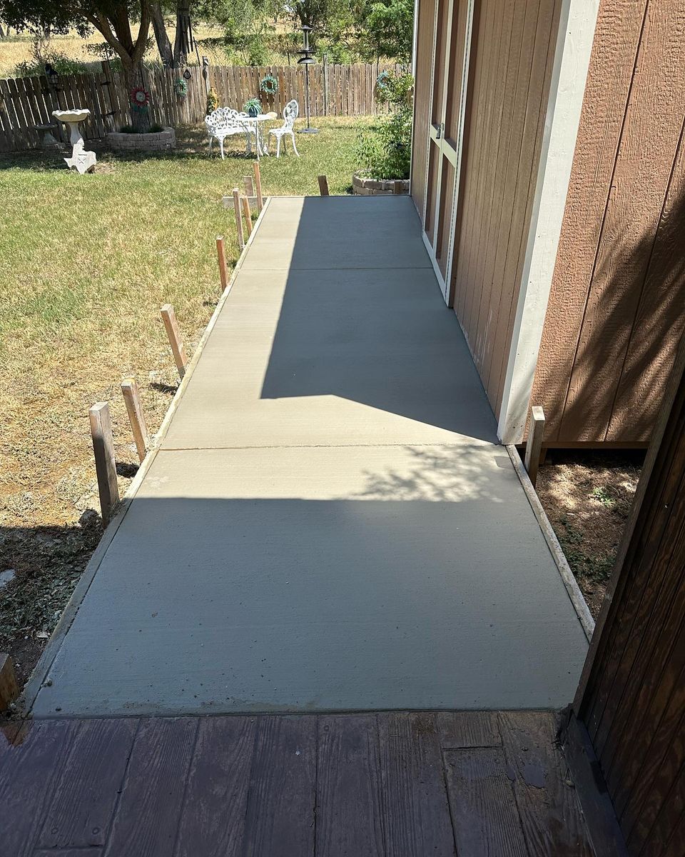 Sidewalk Installation for Triple Crown Custom Concrete in San Antonio, TX