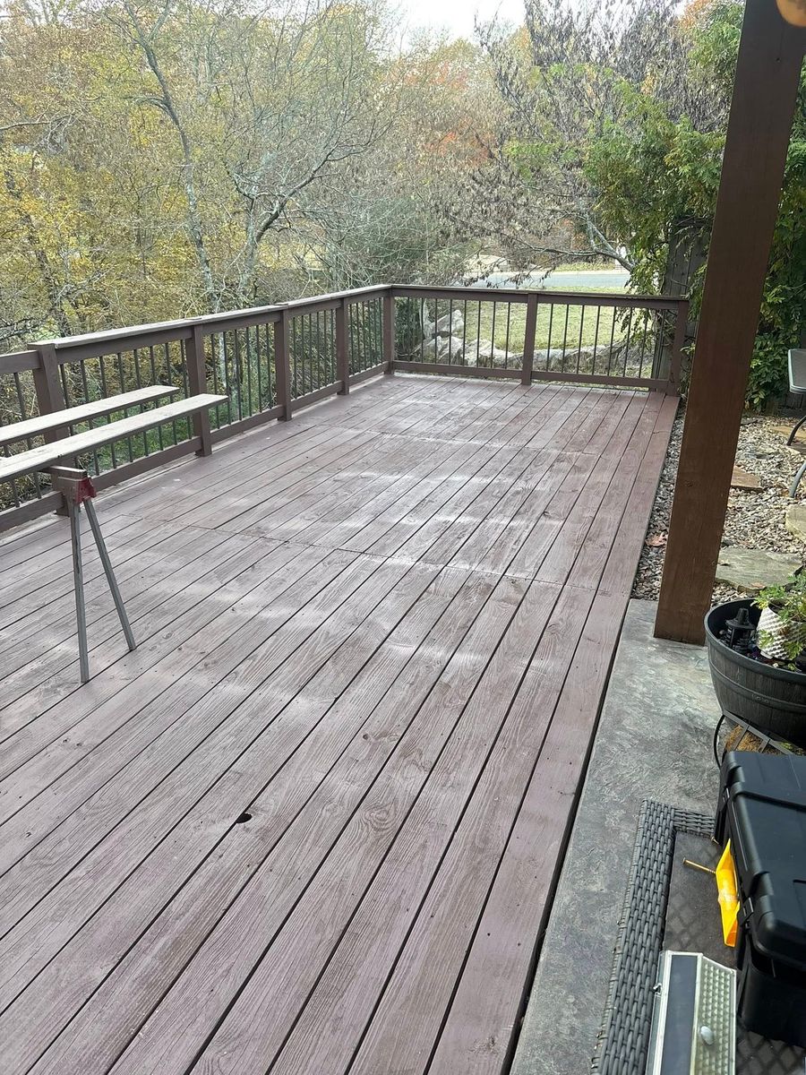 Deck Building for Well Hung Windows & More in Hot Springs, AR