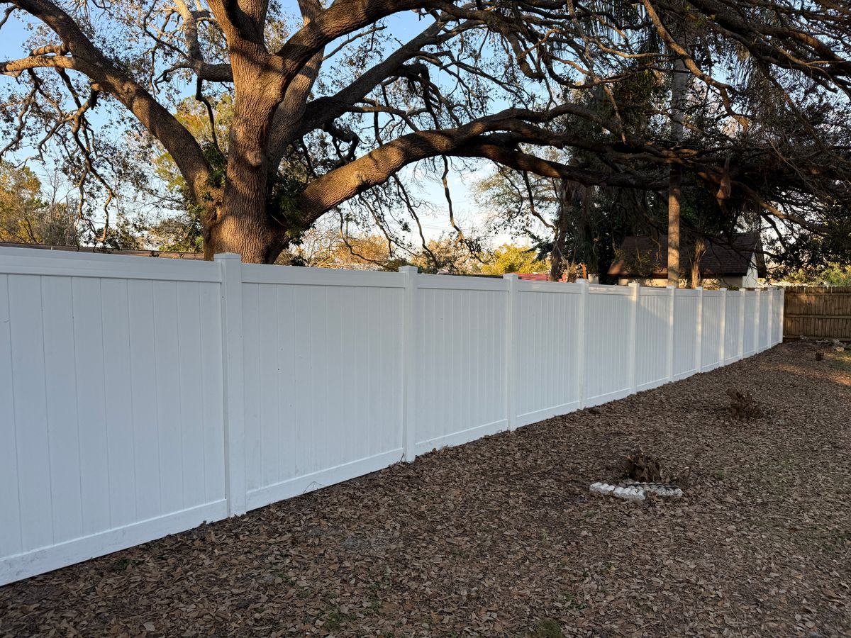 Vinyl Fence Installation for Smith & Sons Fence Company in Riverview, FL