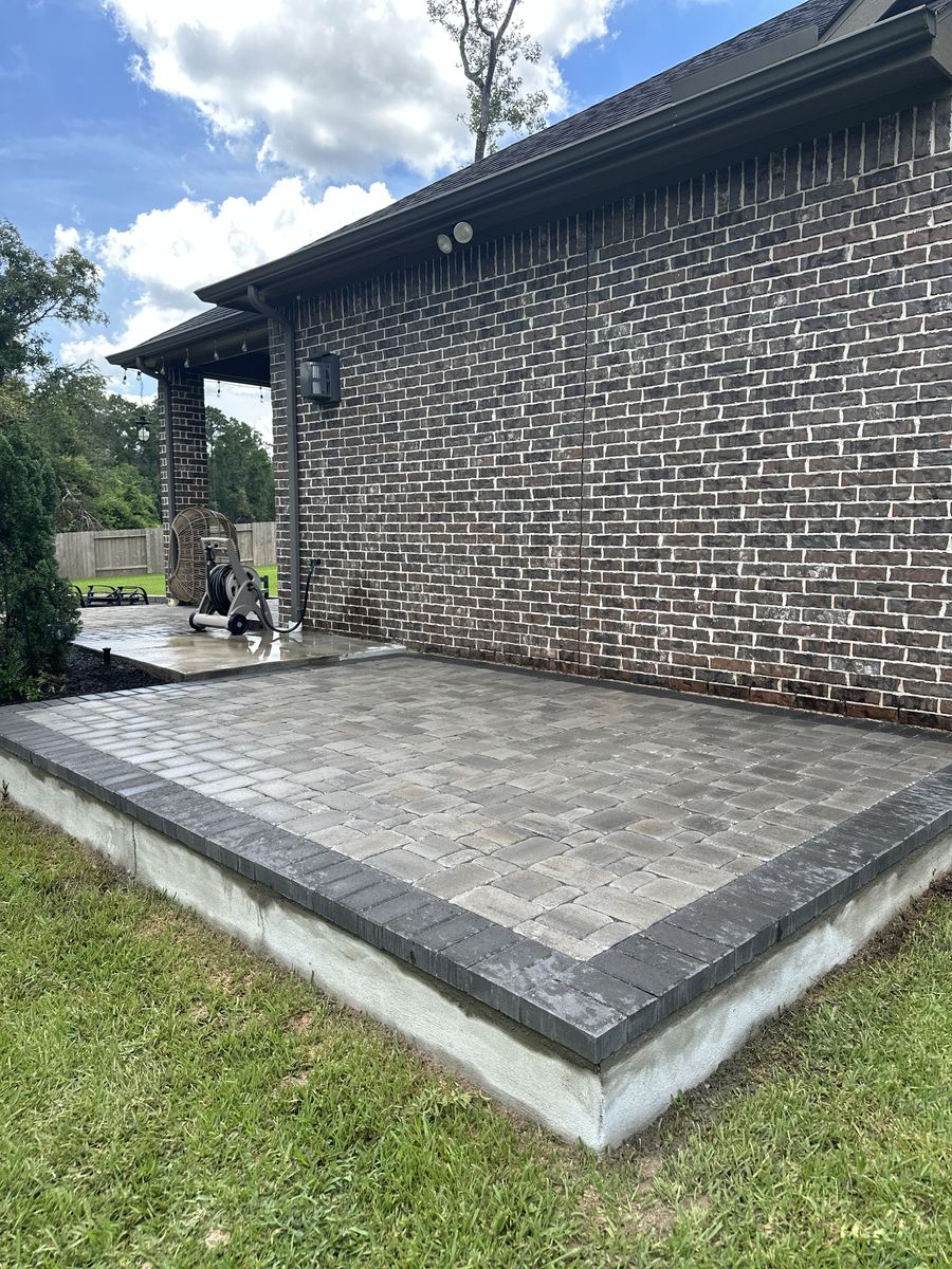 Hardscaping for Atlas Land Design in Creekside Park, TX