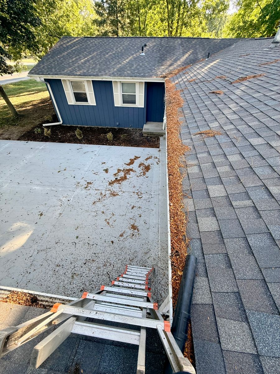Gutter cleaning for Manny's Cleaning,Lawn Care & Snow Removal Services in Champaign, IL