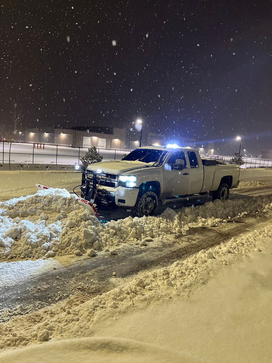 Comercial Ice & Snow Management for Parga Development & Maintenance Services  in Thornton, CO