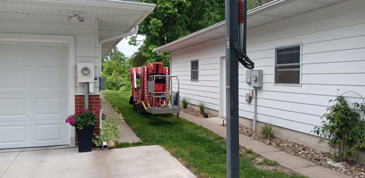 Tree Trimming for Lawn Ranger Yard And Tree Service LLC in Ottumwa, IA