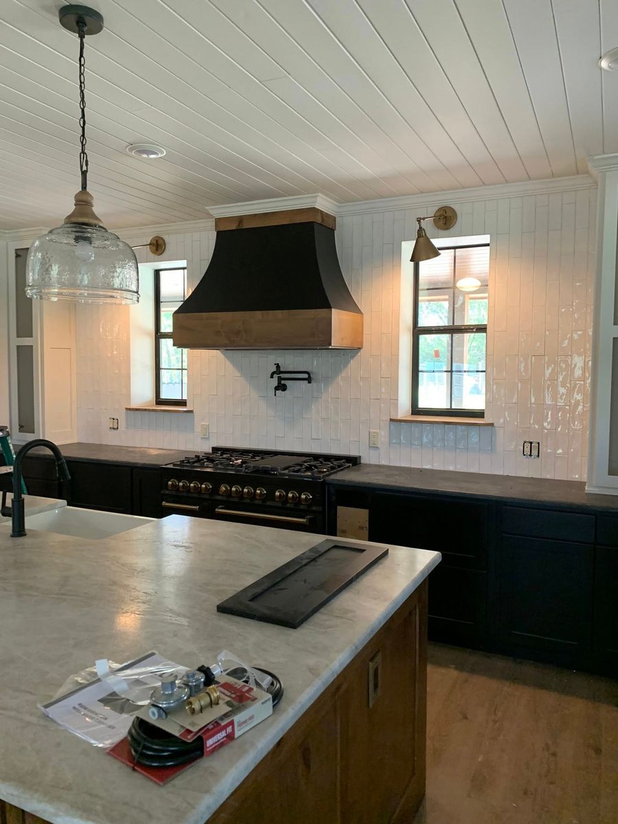 Kitchen and Bathroom Renovations for Scotty’s Building Repair And Remodeling in Elkhart, TX