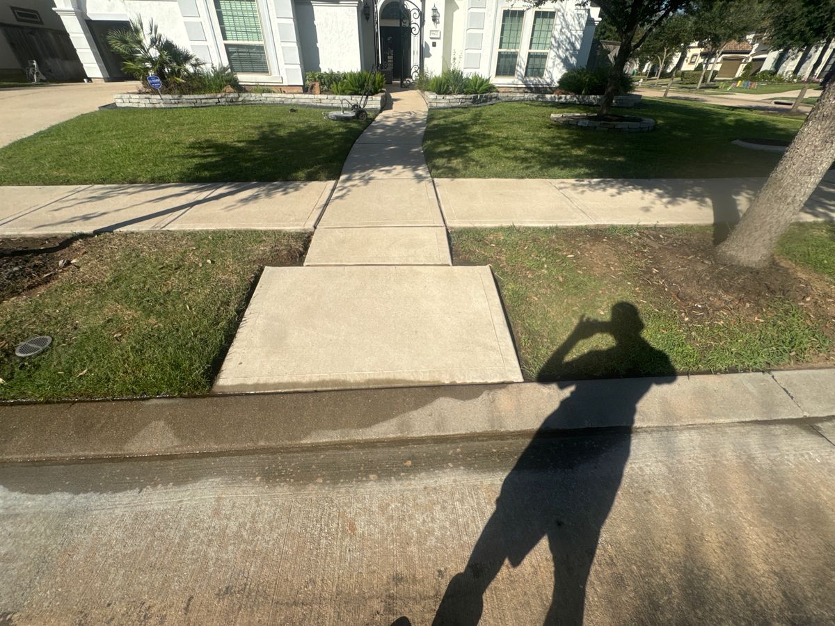Driveway & Sidewalk Cleaning for Power Pressure Wash in Houston, TX