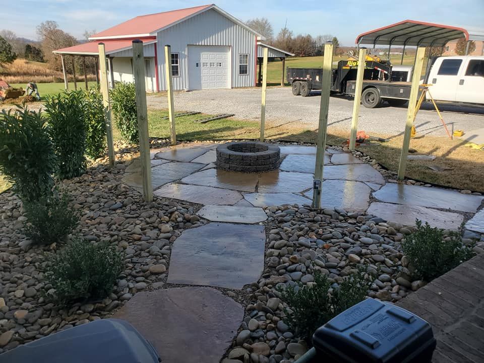 Trimming for Great Lakes Lawn & Landscape in knoxville, TN