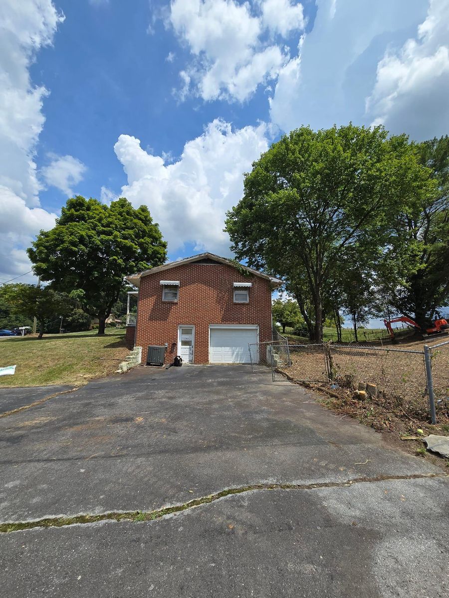 Property clean up for M&L Lumber and Excavating in Jonesborough, TN