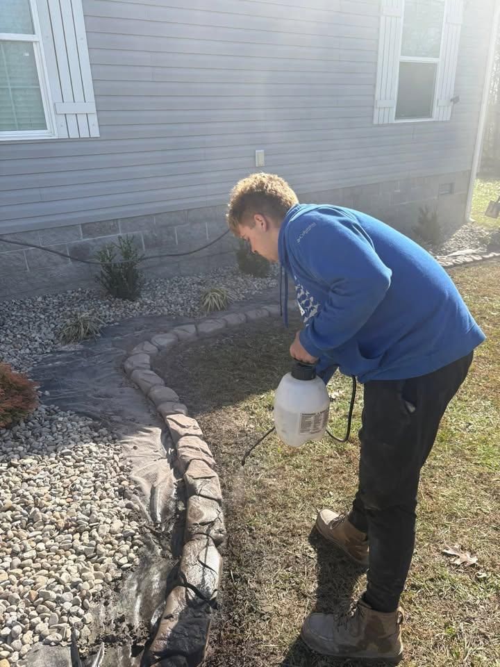 Shrub Trimming for Dust Till Dawn Lawn in London, Kentucky