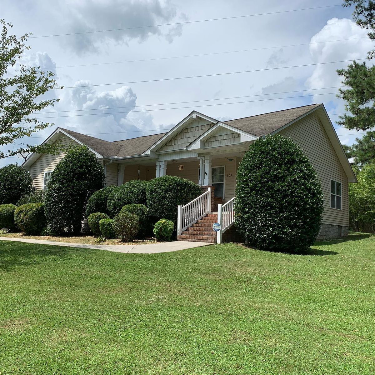 Shrub Trimming for Fenix Lawn Care in Cookeville, TN