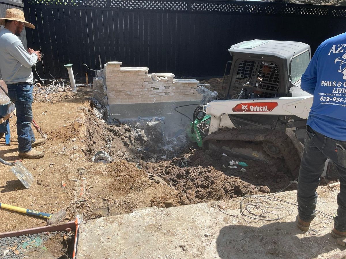 Custom Pool Construction for Azteca Pool Construction LLC in Houston, TX