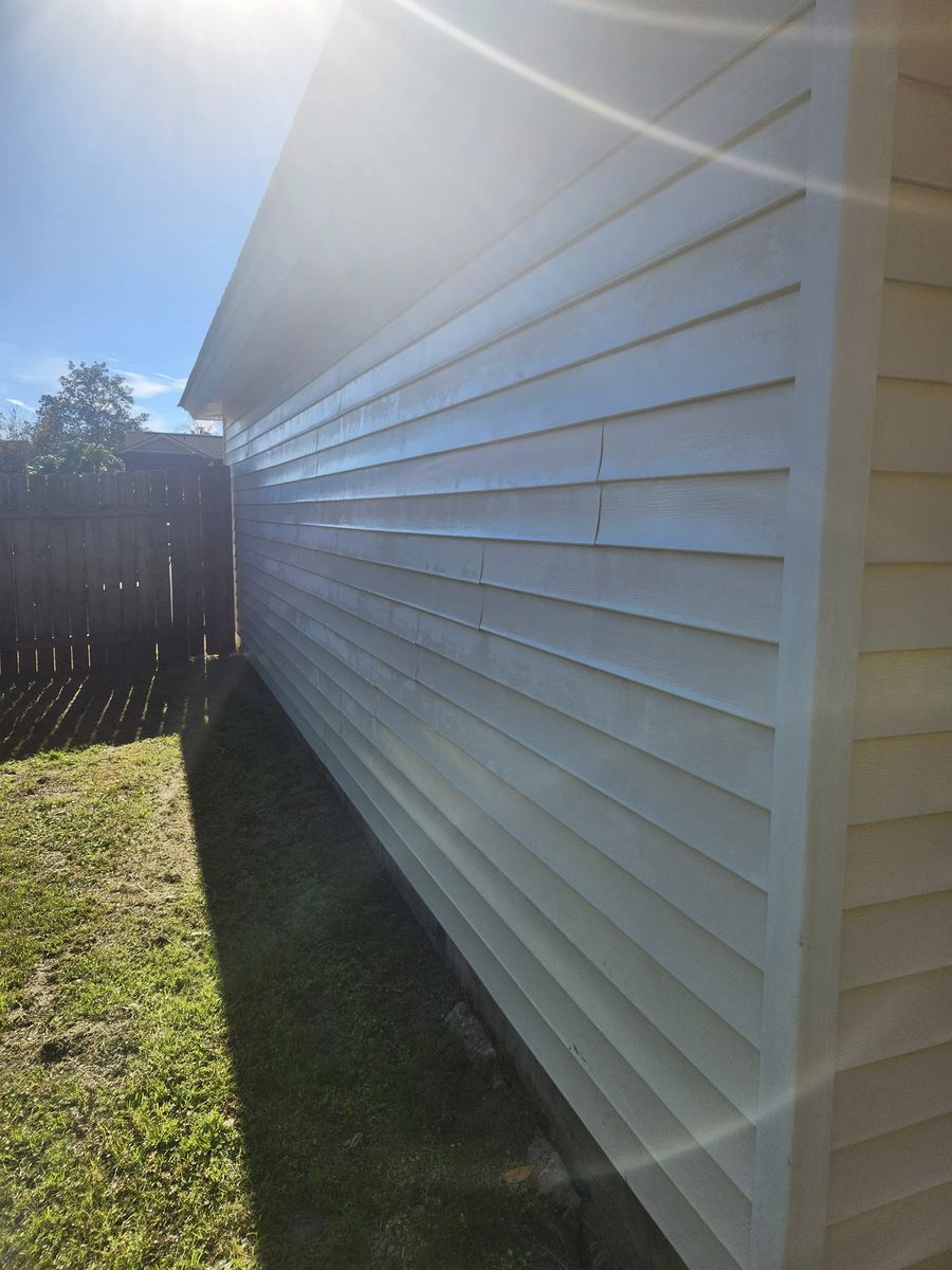 Home Softwash for Enabreeze Pressure Washing and Lawn Care in Hinesville, GA