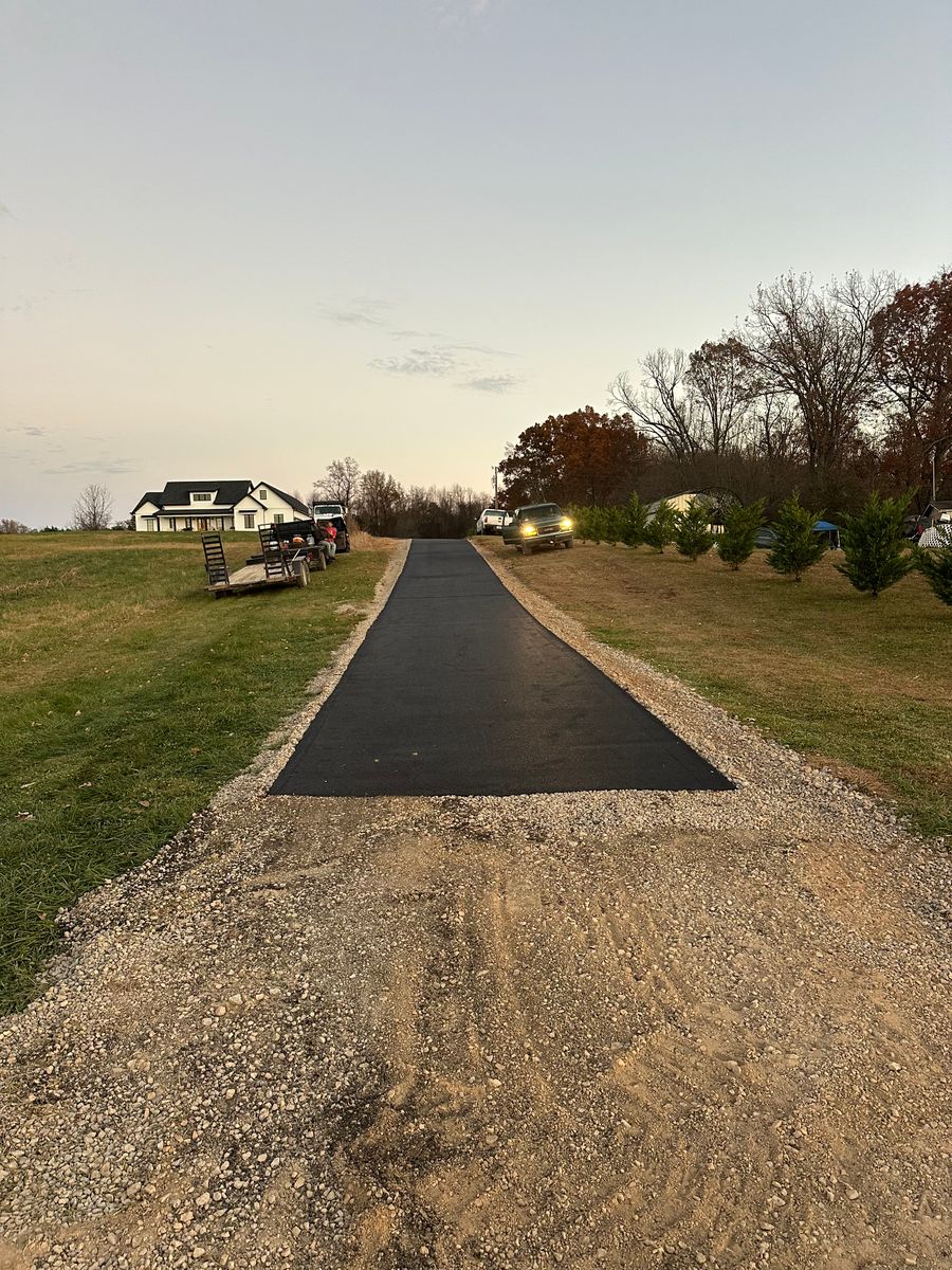 Asphalt Paving for Metzler Paving and Sealcoating LLC in Jacksboro, TN