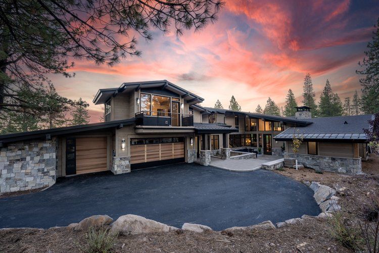 Luxury Custom Homes for Barraza Construction Inc in Truckee, CA