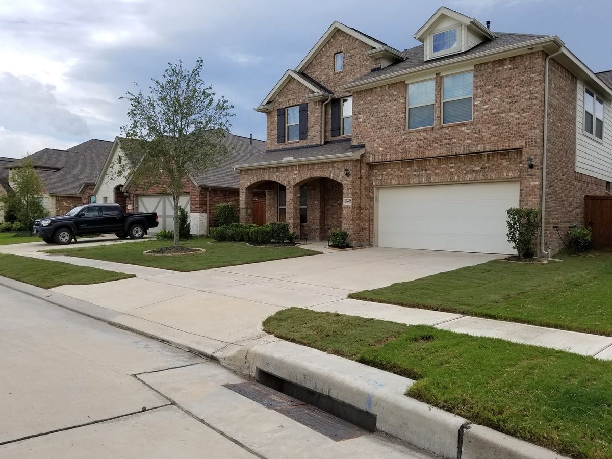 Driveway Design & Build for Red River Landscape & Design in Sealy,  TX