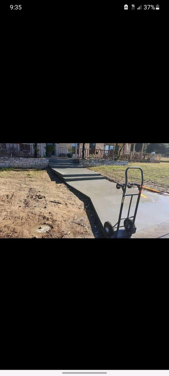 Driveways for Martin's Masonry & Landscaping in Leander, TX