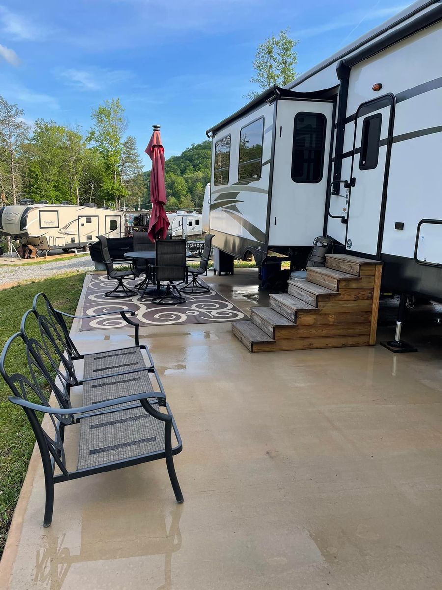Deck & Patio Cleaning for Cumberland Gap Pro Wash LLC in Harrogate, Tennessee