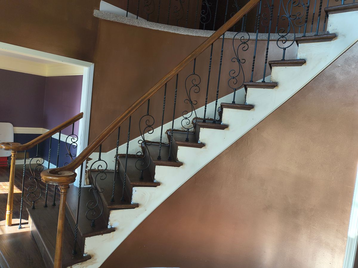 Hardwood Staircase for Kastor Custom Flooring & Carpentry in Kansas City, MO
