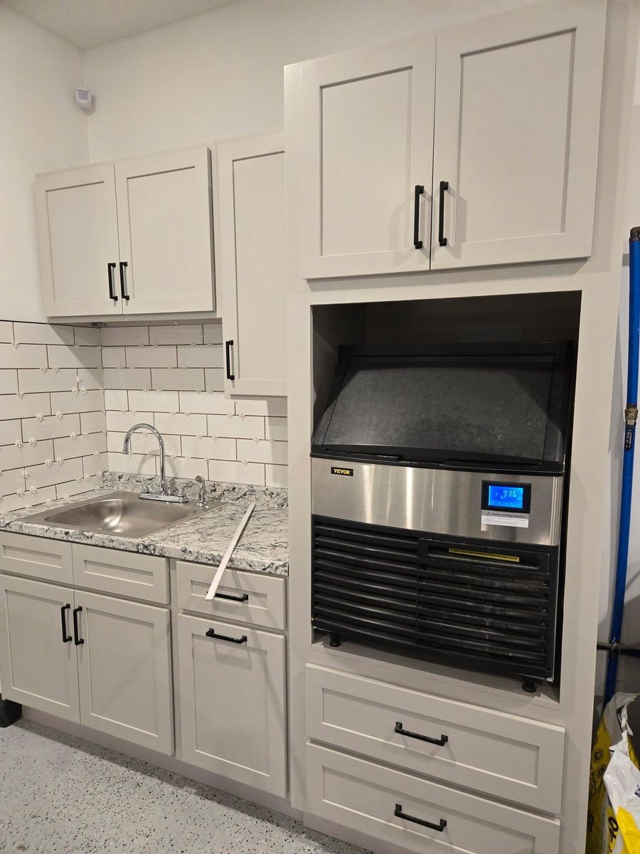 Kitchen Renovation for Elite Contracting Services in Cecilia, KY