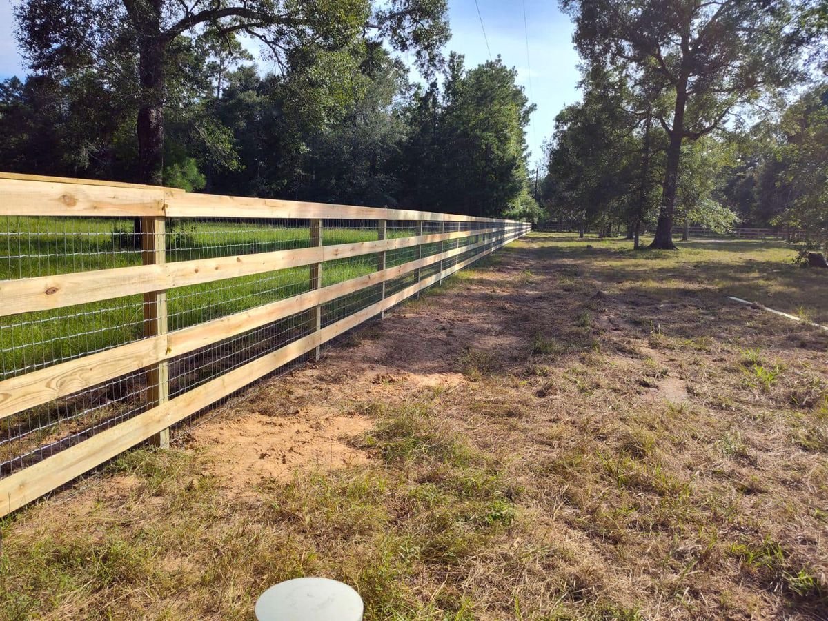 Wood Fencing for Arnold Construction in Magnolia, TX