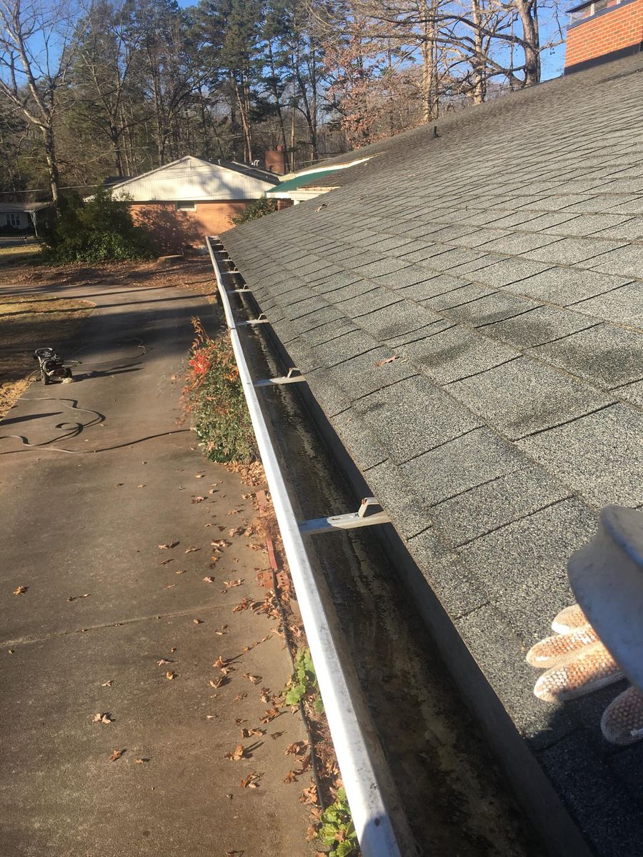 Gutter cleaning for DDG House Wash in Charlotte, NC