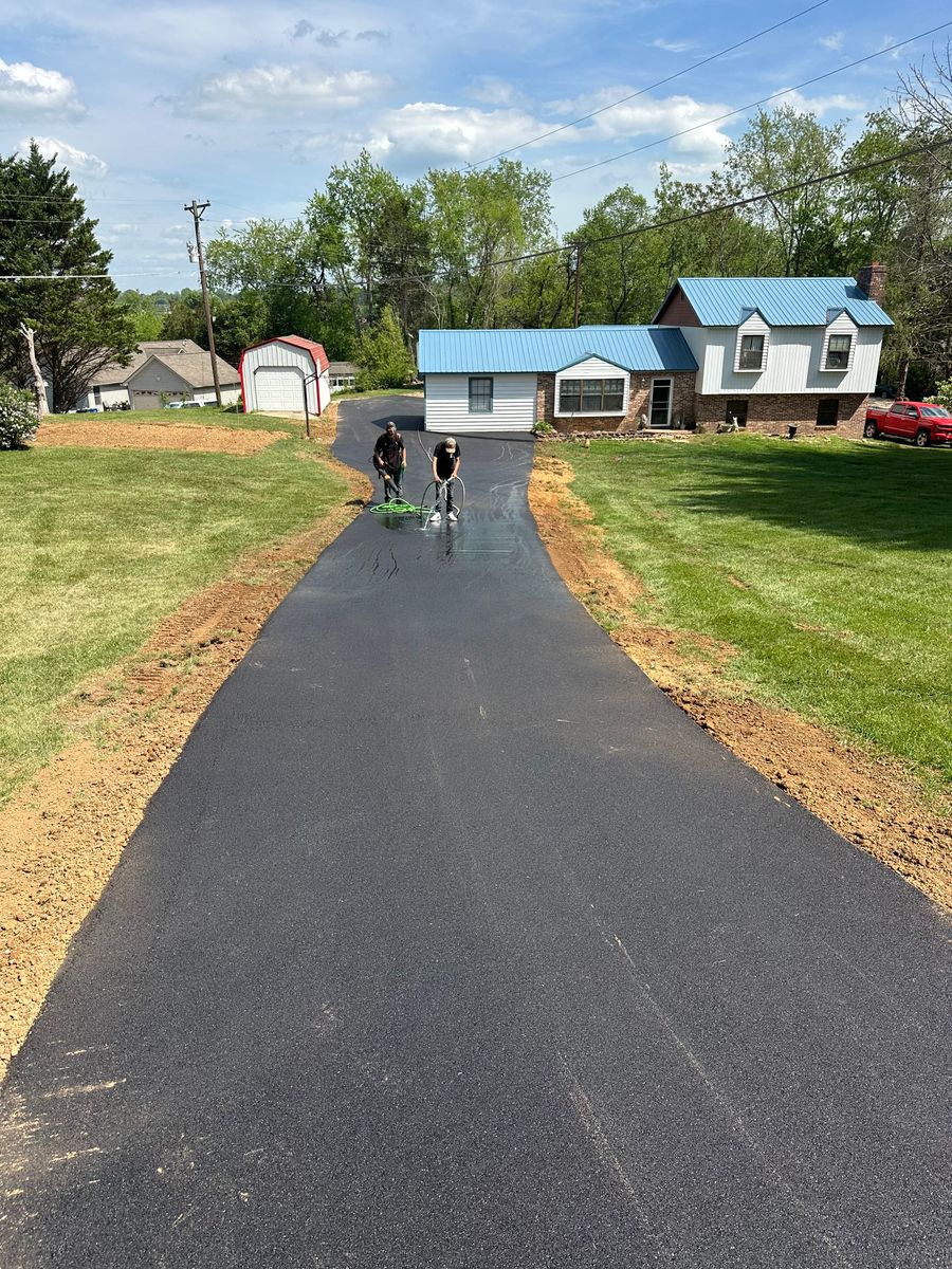 Asphalt Paving for Metzler Paving and Sealcoating LLC in Jacksboro, TN