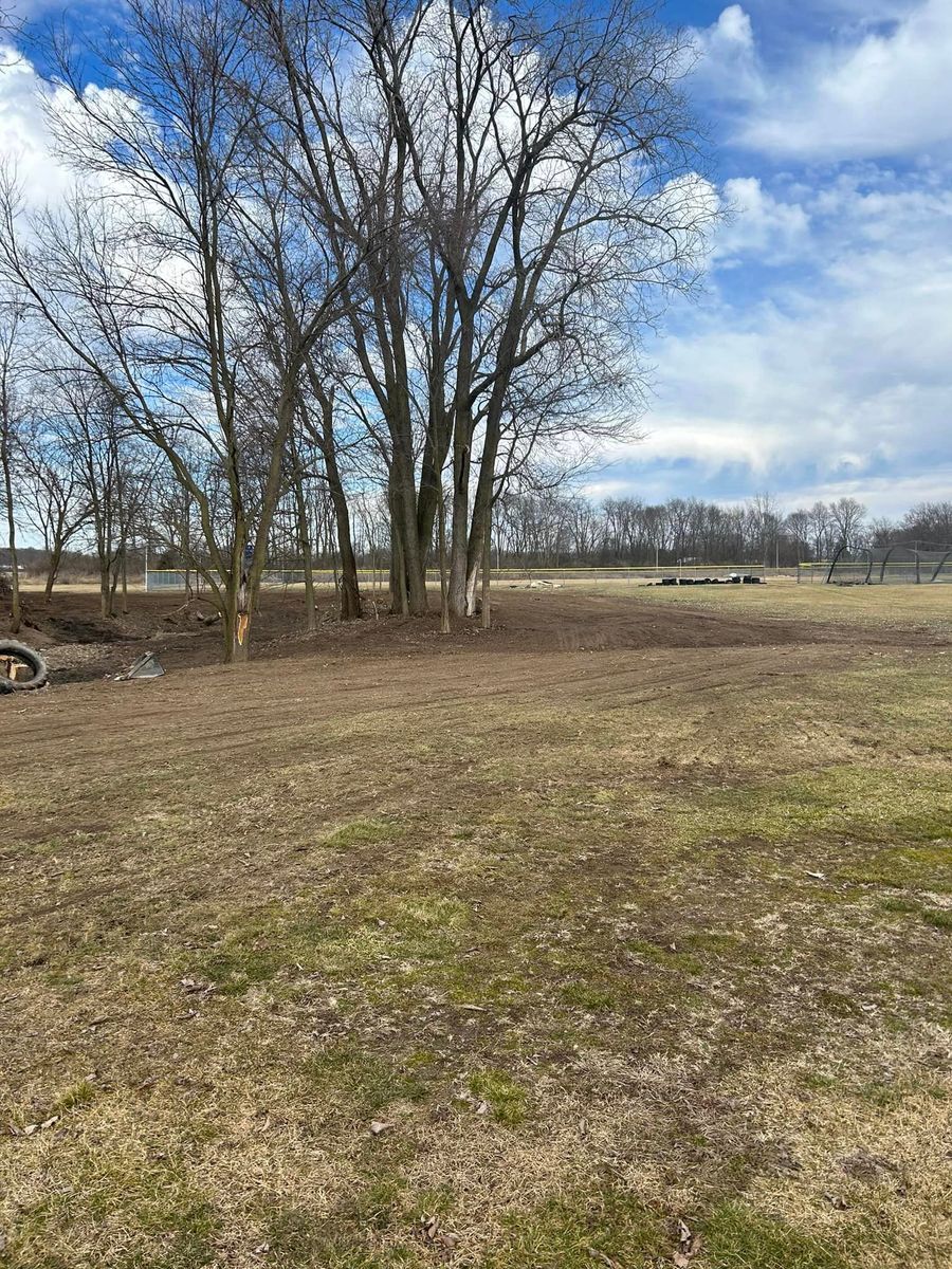 Leveling for Mike Wilcoxson Excavating & Well Drilling in Pierceton,  IN