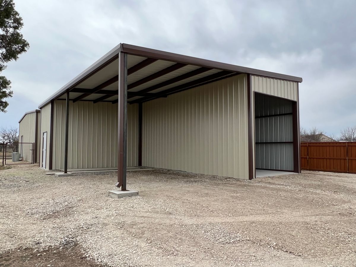 Barns for CHR Unlimited LLC in San Angelo, Texas