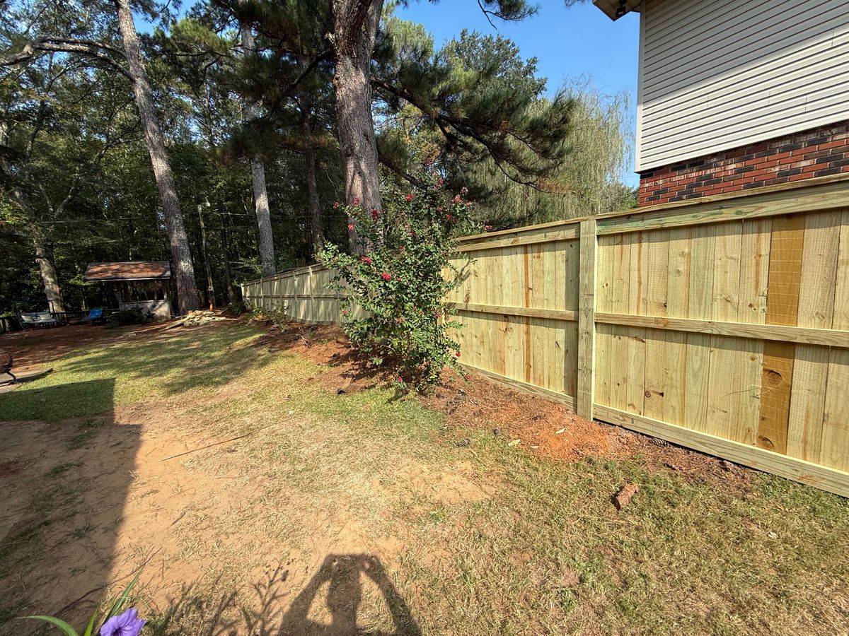 Fence Installation for Pennington Fence Co in Tupelo, MS