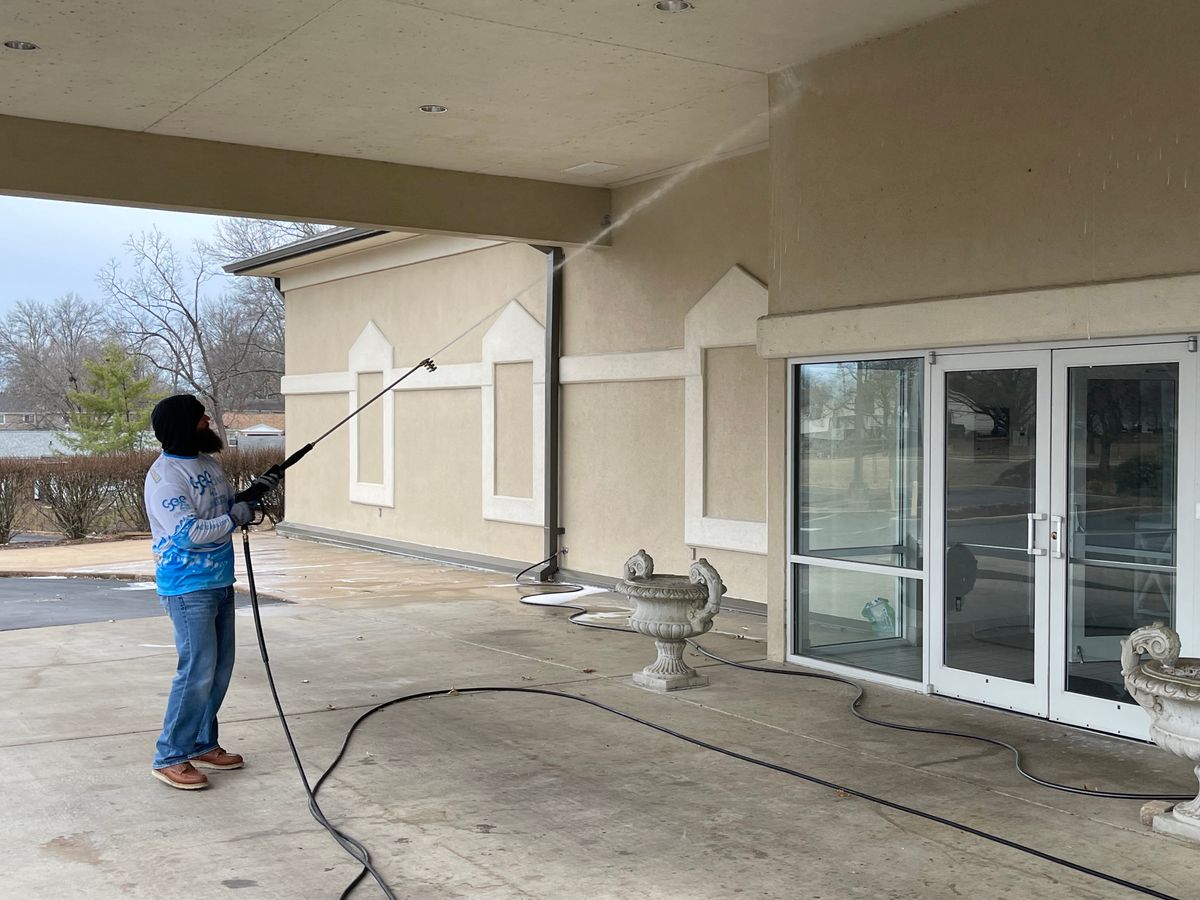 Commercial Window Cleaning for See2it Clean in St Louis, MO