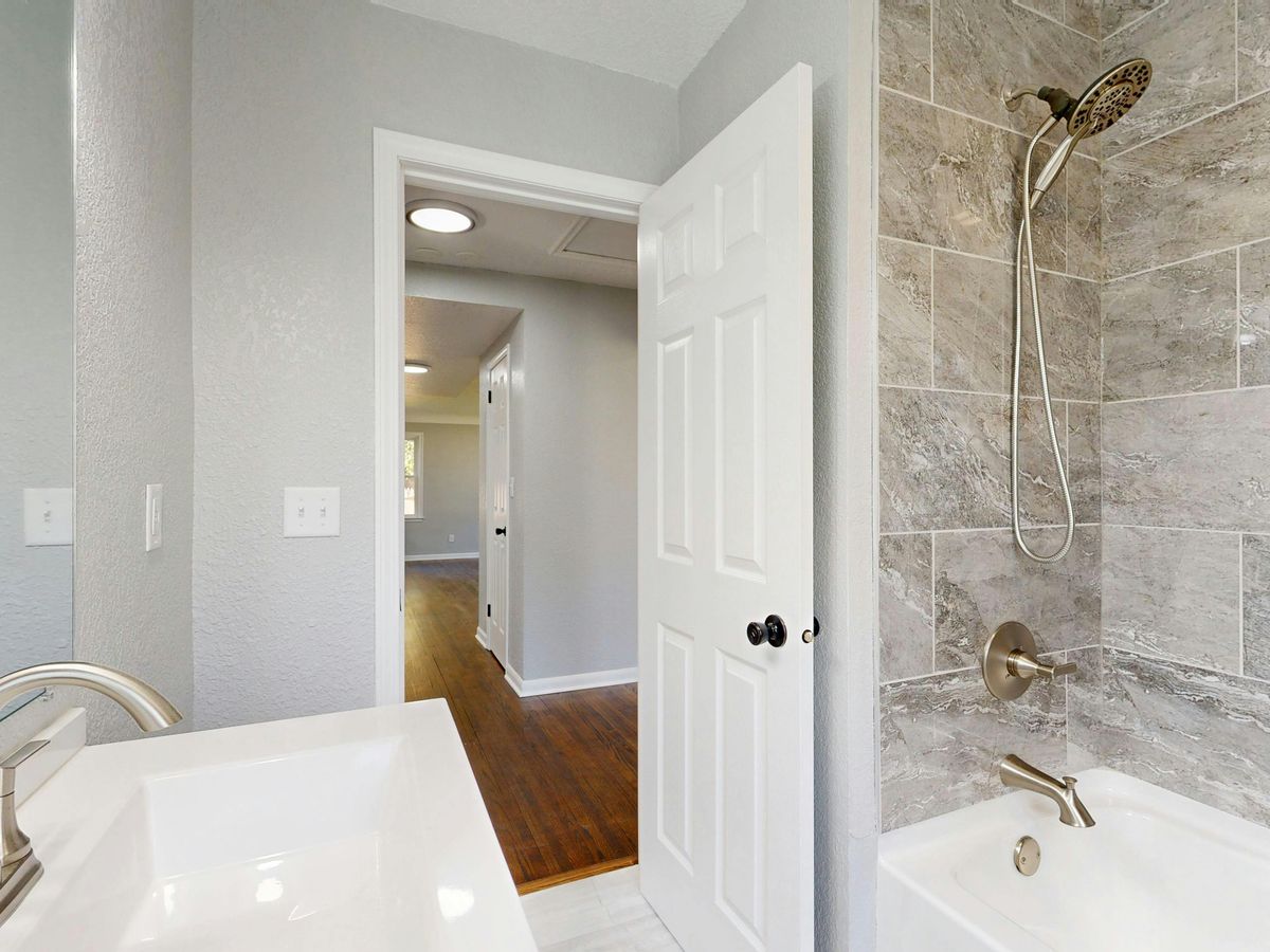 Bathroom Remodels for RDK Construction & Remodeling in Mobile, AL