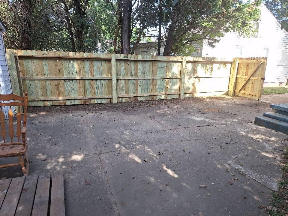 Fence Installation for Apex Fence in Henderson, KY