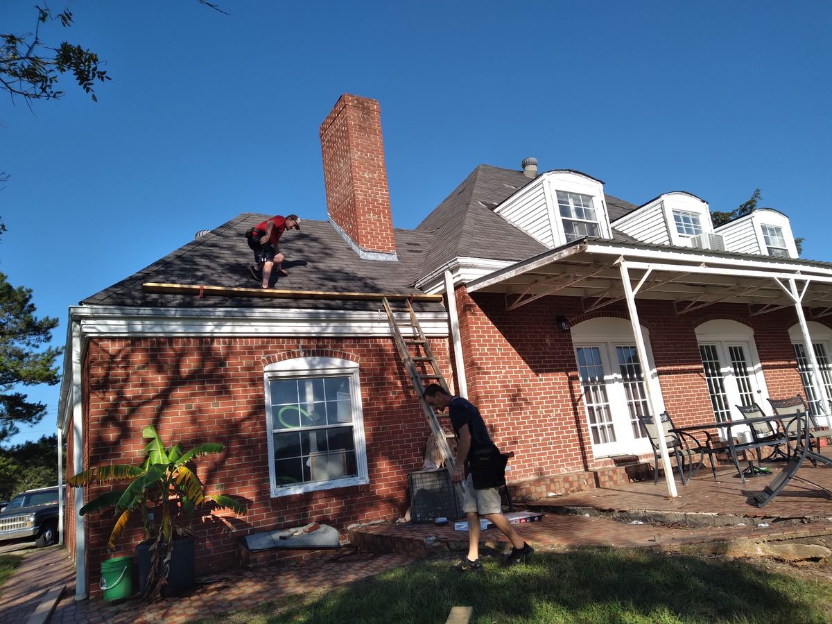 Roofing Repairs for H & R Roofing And Construction  in Union, MS