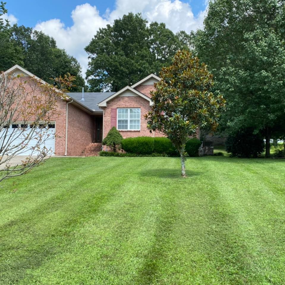 Mowing for Pro Lawn and Landscape in White Bluff, TN