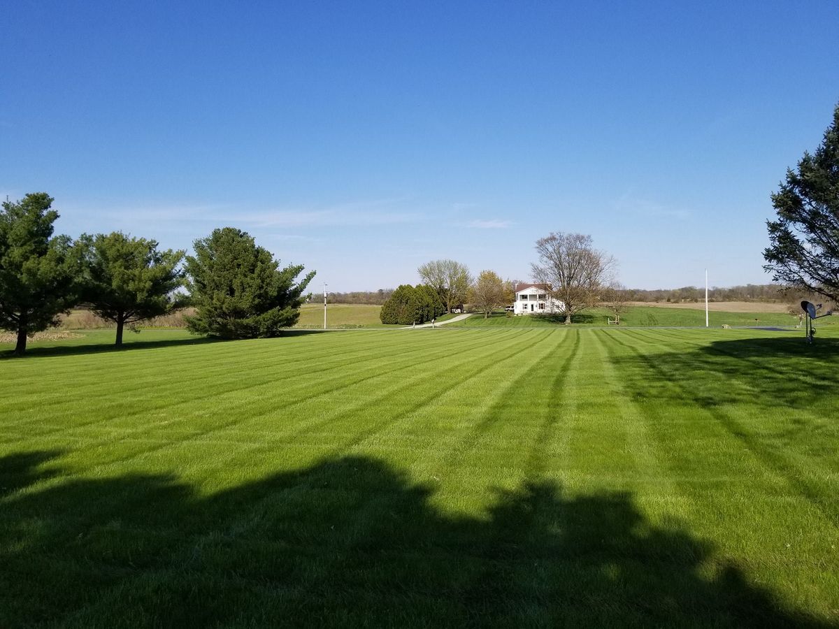 Lawn Maintenance for Stout Mowing & Services LLC in Huntington, IN