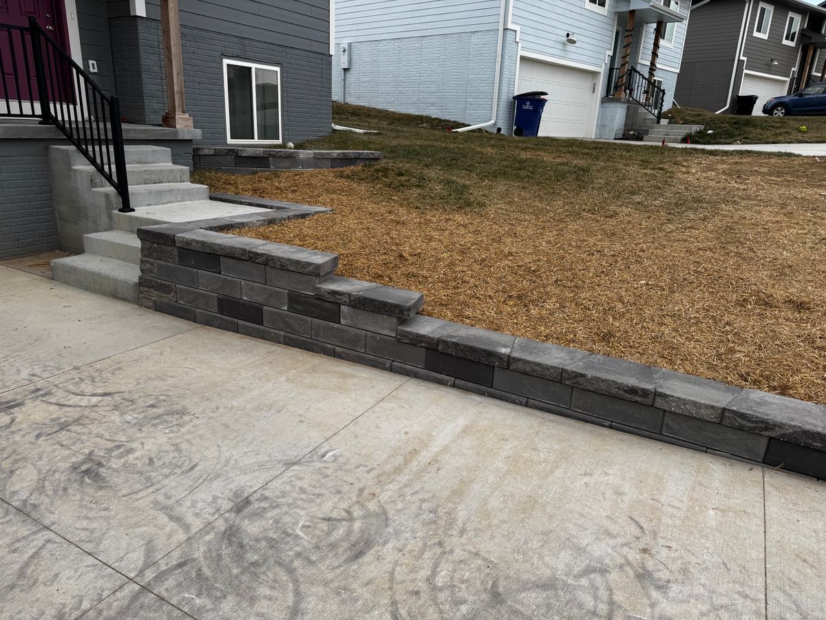 Retaining Wall Construction for Black Diamond Hardscapes in Omaha, NE