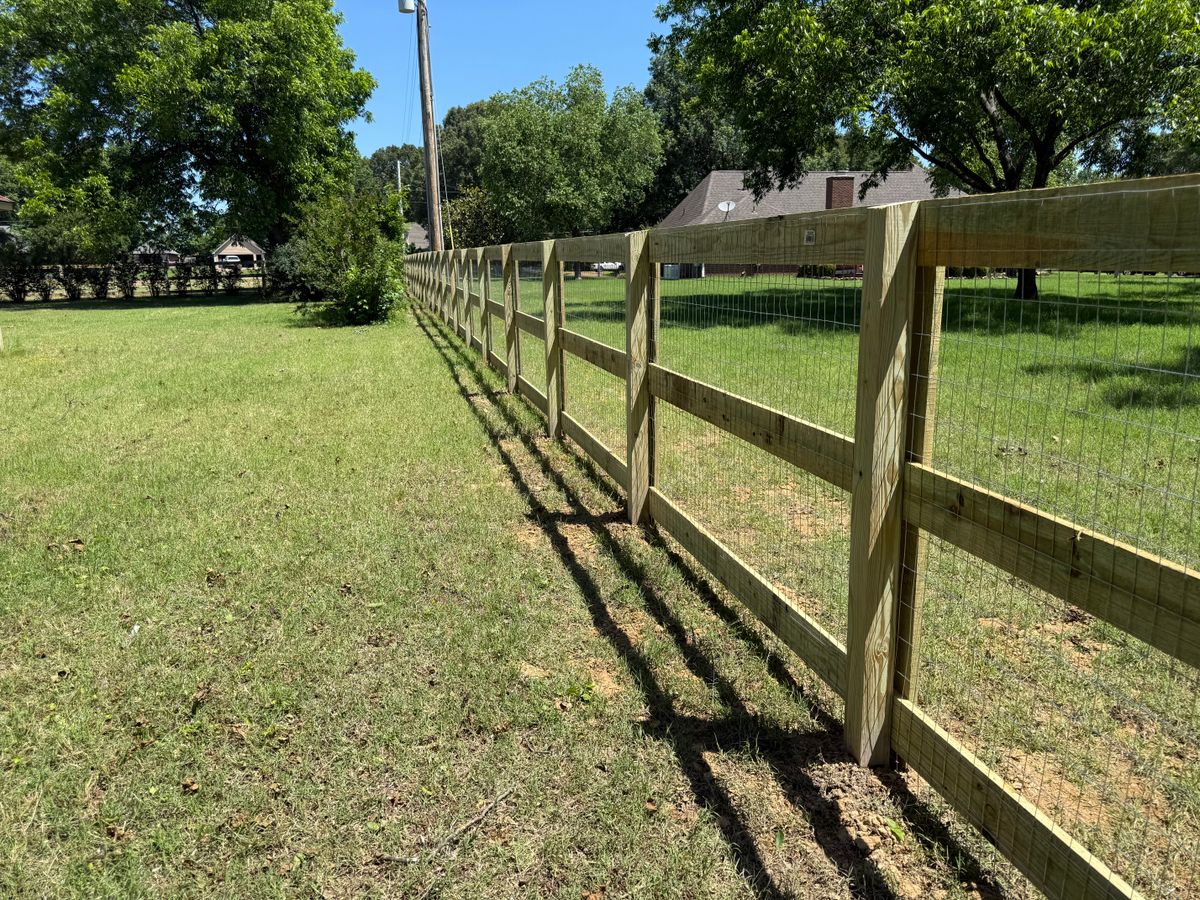 Fence Installation for Manning Fence, LLC in Hernando, MS