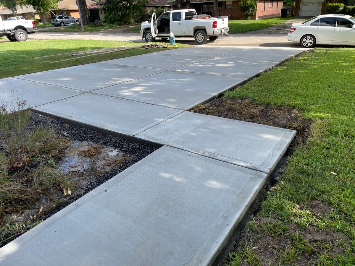 Sidewalk Installation for Texas Bay Concrete in Houston, TX