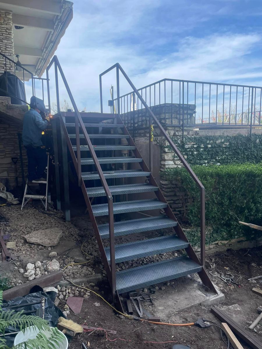 Other Services for LT Fencing & Welding in Lakeway, TX