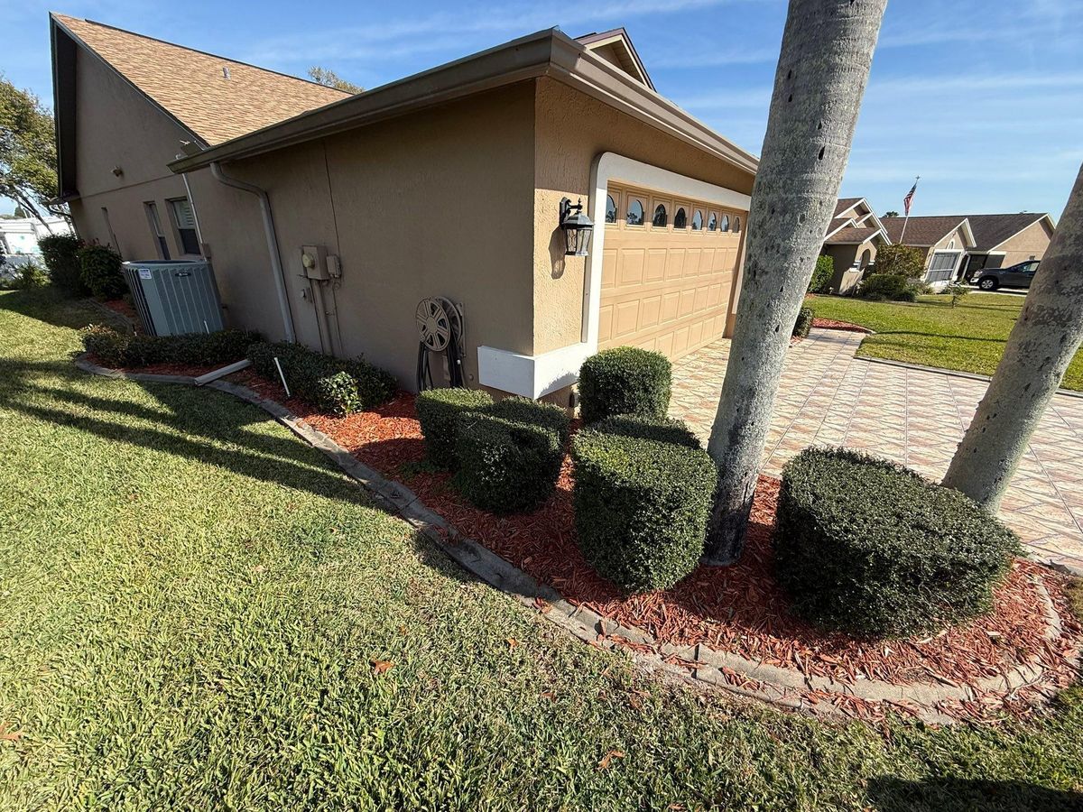 Mulch Installation for Kramer & Son’s Property Maintenance in Hudson, FL