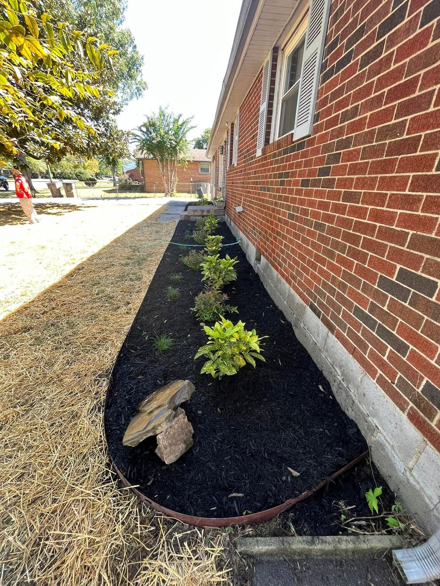 Mulch Installation for Real Deal Lawn Care in Goodlettsville, TN