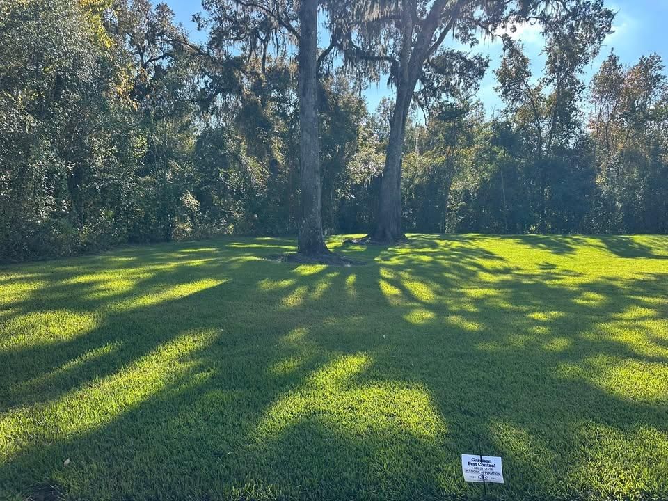 Lawn Spraying for Garrison Pest Control Inc in North Weeki Wachee, FL