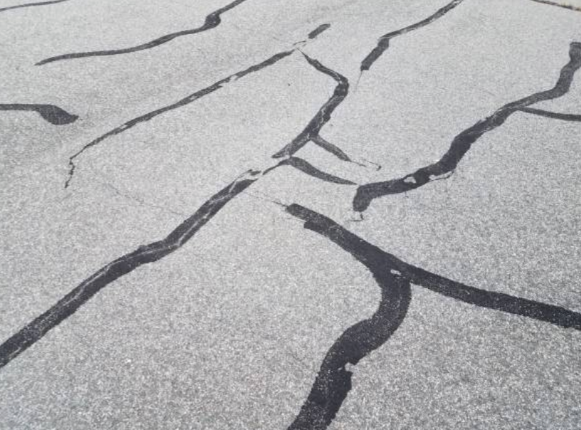 Crack Filling for Elevated Asphalt in Niskayuna, NY
