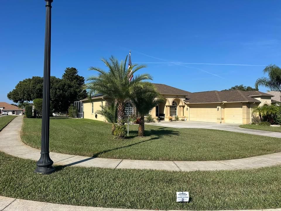 Lawn Spraying for Garrison Pest Control Inc in North Weeki Wachee, FL