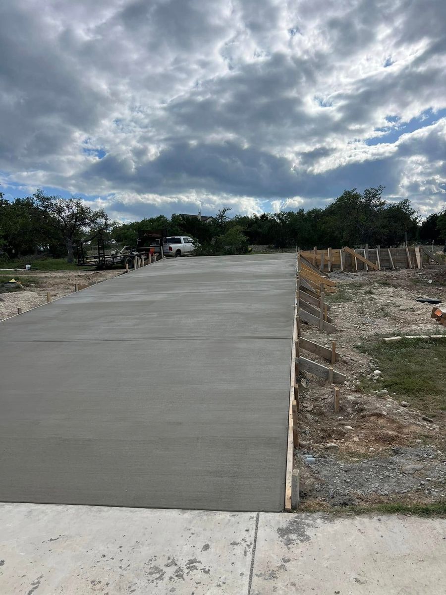 Concrete Driveway Installation for Limon Pro Concrete in Manor, TX