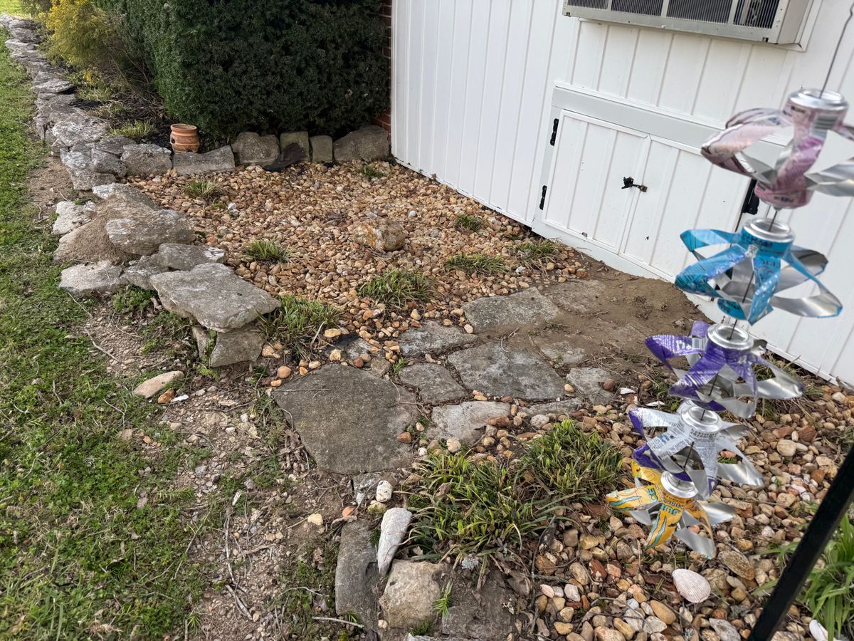 Mulch Bed Installation And Renovation for Arnold’s Outdoor Solutions in Woodbury, TN