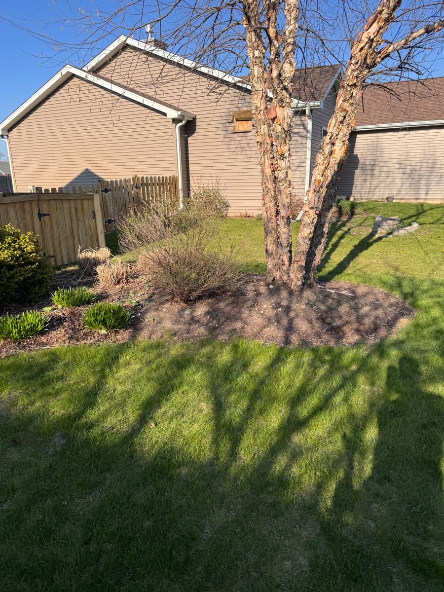 Edging and Mulch Installation for H&L Lawn Care LLC in Twin Lakes, WI