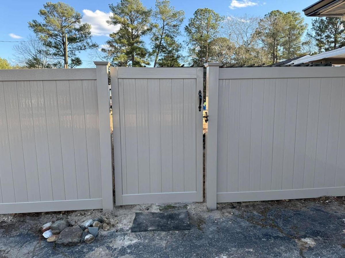 Specialty/Custom Fences for 4 In The Fire Fencing LLC in Darlington, SC