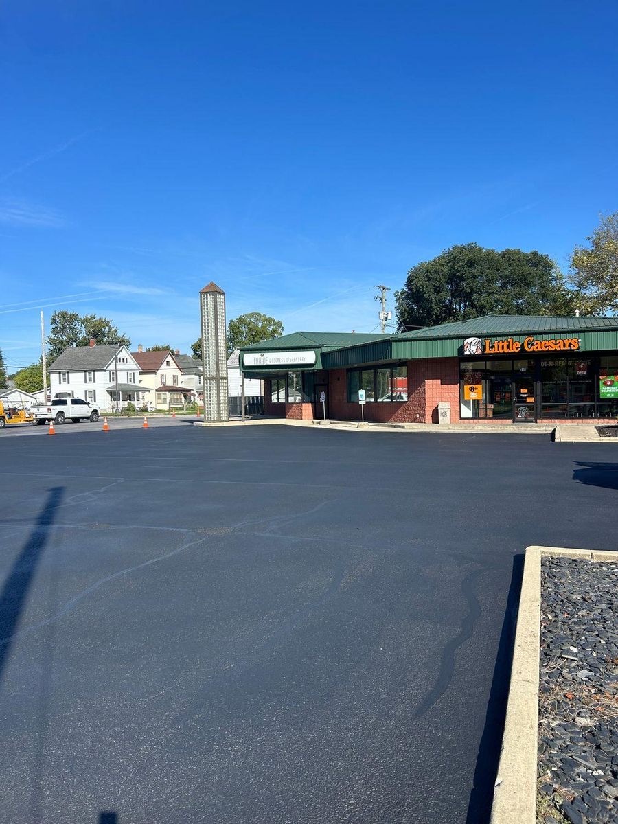 Sealcoating for Texcap Asphalt Construction in Magnolia, TX