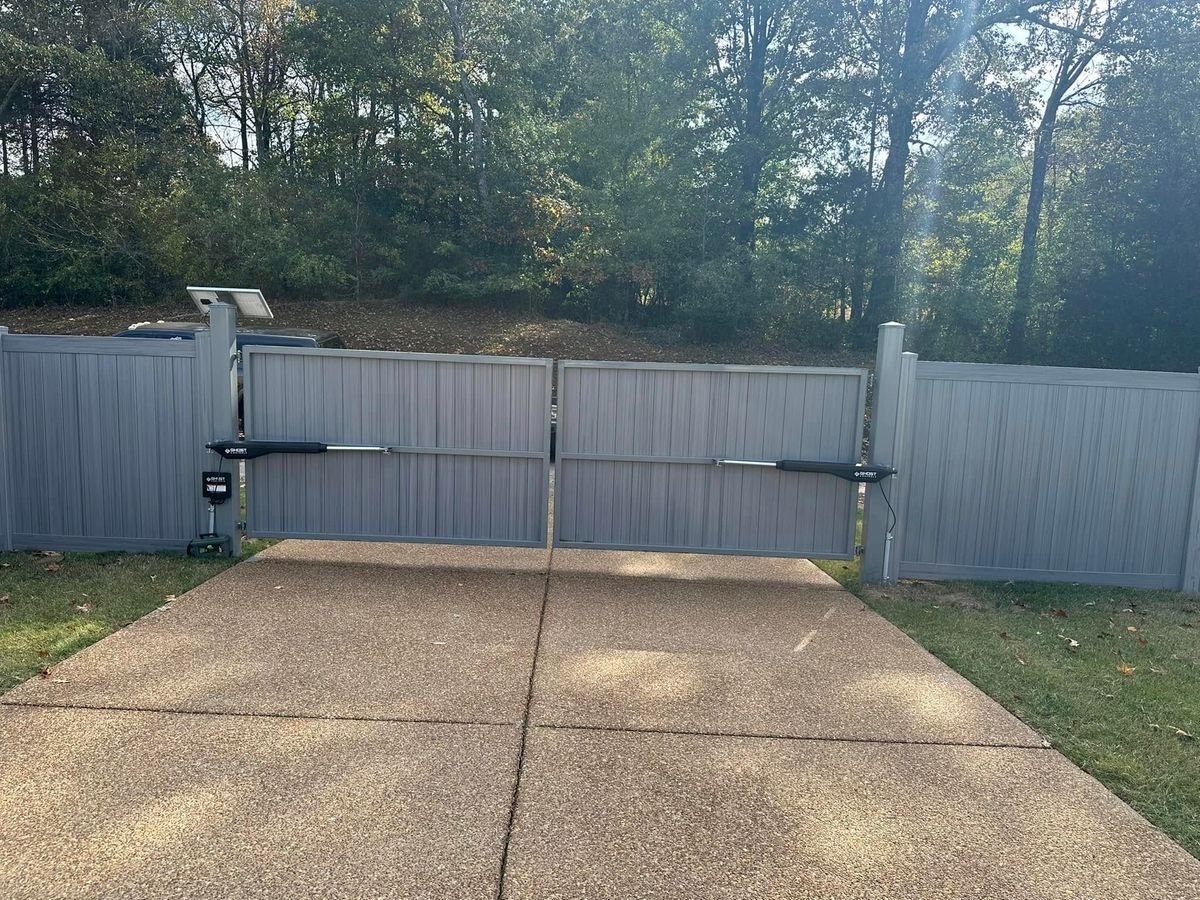 Gate Installation and Repair for Frontline Fencing LLC in Hernando, MS